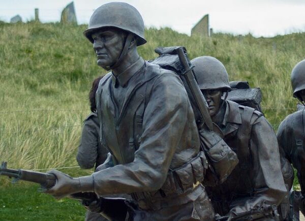 Gehirn-Computer-Schnittstellen im Krieg: Wer steuert die Soldaten?